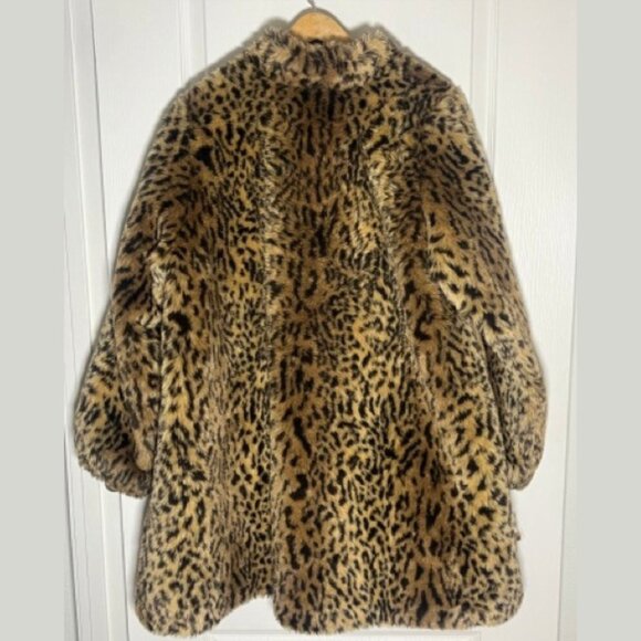 Vintage Leopard Print Faux Fur Coat • Retro 60s Style • Oversized Button - Picture 2 of 8
